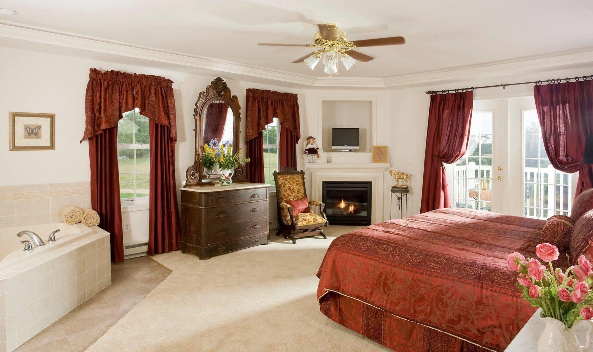 The At Westwynd Farm 4*
