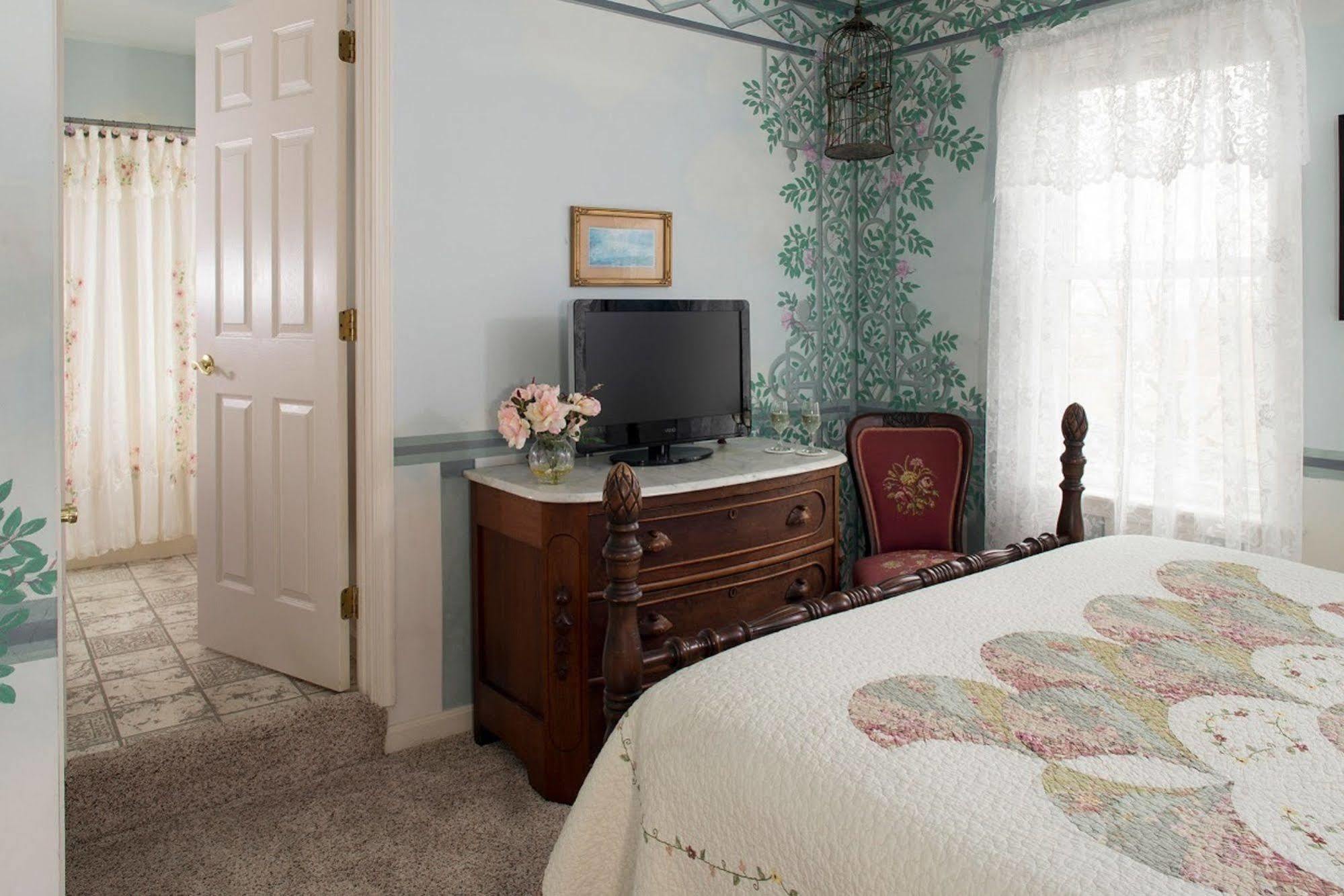 The At Westwynd Farm 4* Hershey